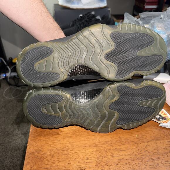 Size 14 - Jordan 11 Retro Cap and Gown 2018 main image 7
